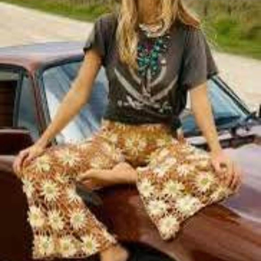 Chasing Unicorns SET Daisy Jane’s 2 pc set - top and flare pants NWT XS - Picture 3 of 17